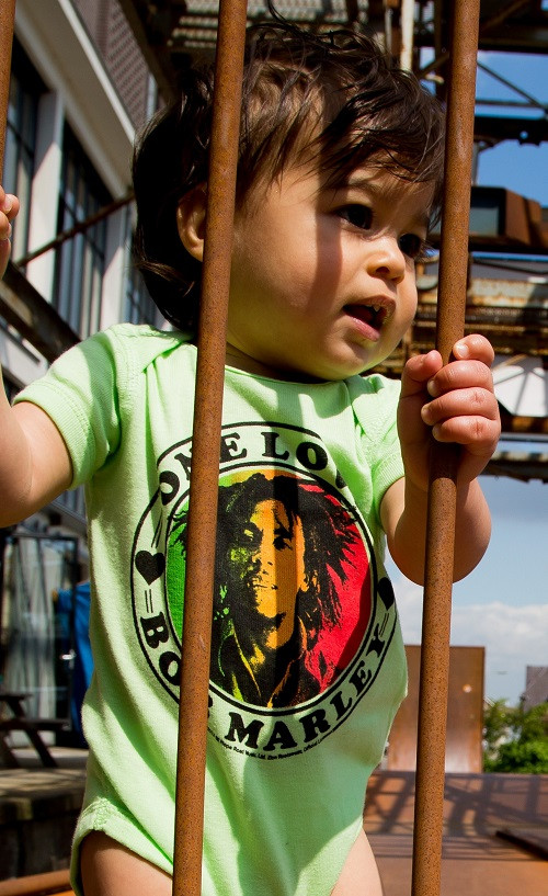 Bob Marley Baby romper One Love Lime fotoshoot