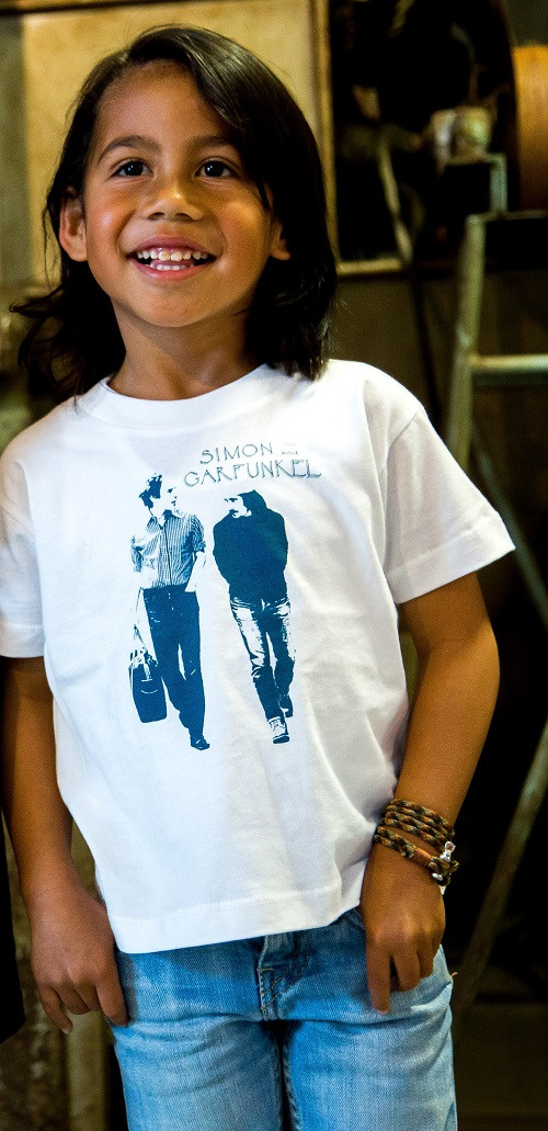 Simon and Garfunkel kinder T-shirt Walking fotoshoot